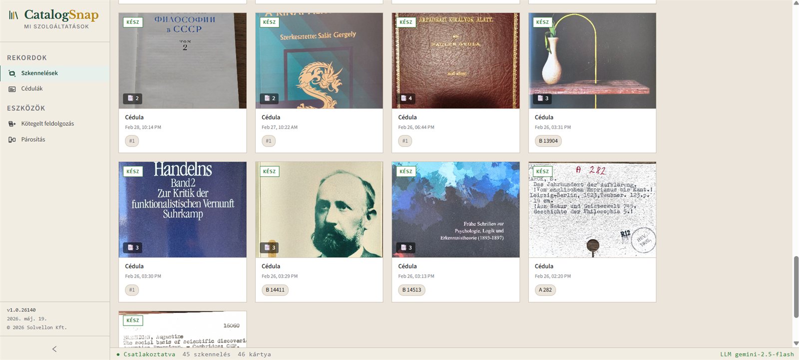 Screenshot des CatalogSnap-Dashboards mit einer Rasteransicht eingescannter Buchumschläge.